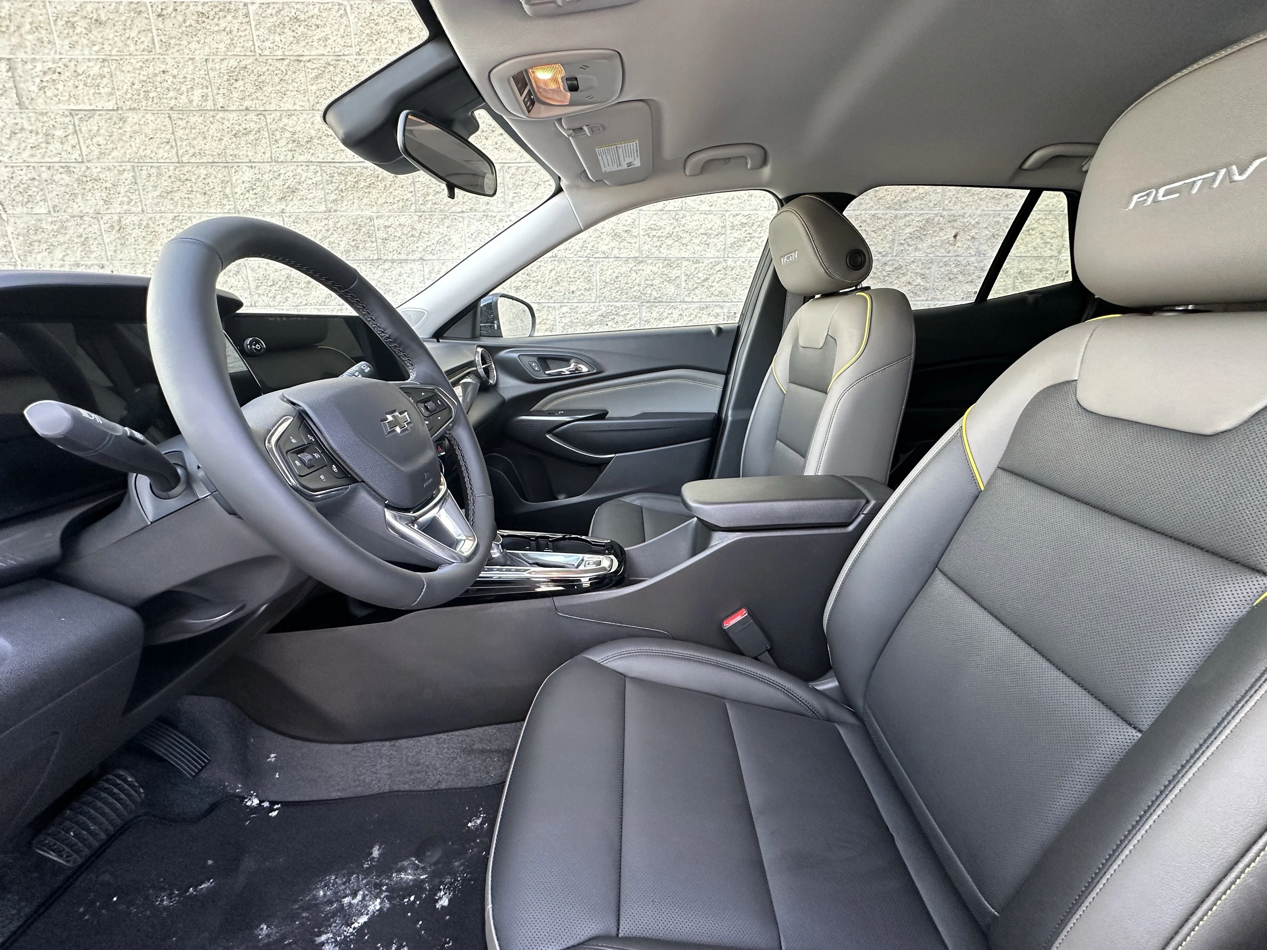 New 2026 Mosaic Black Metallic Chevrolet ACTIV image 11