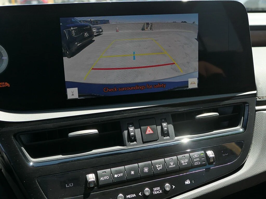 Used 2023 Silver Lexus 300h image 21