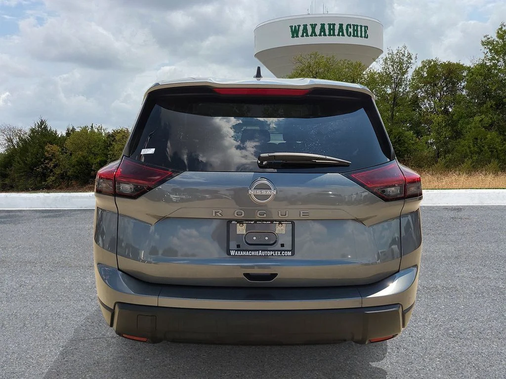 Used 2026 Gray Nissan SV image 4