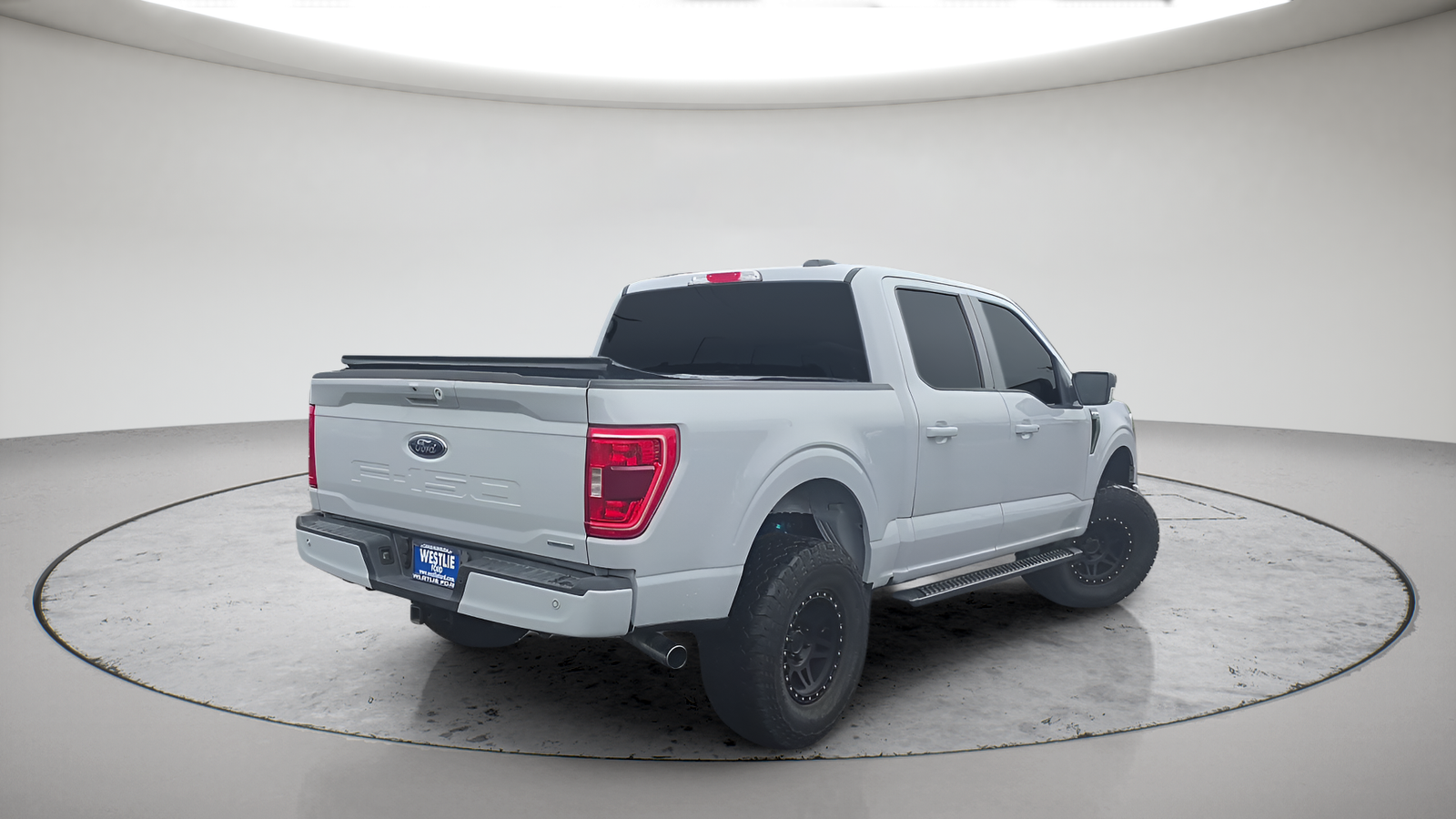 Used 2021 Space White Metallic Ford XLT image 7