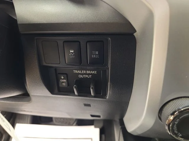 Used 2018 Quicksand Toyota SR5 image 28