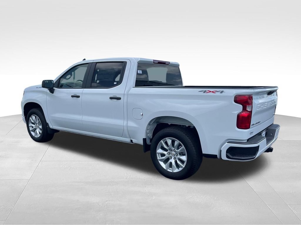 New 2026 Summit White Chevrolet Custom image 3