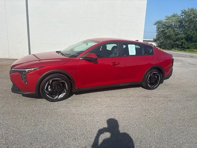 Used 2025 Red Kia EX image 57