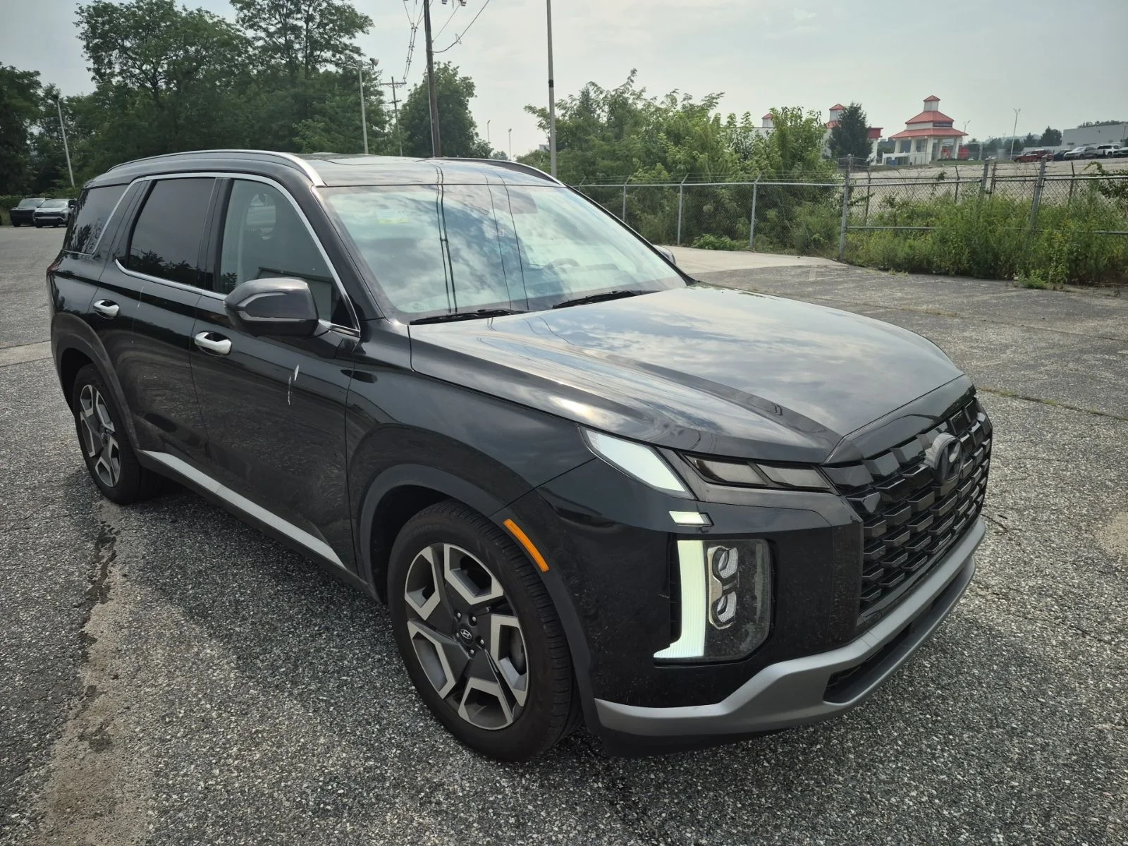 Used 2023 Black Hyundai Limited image 1