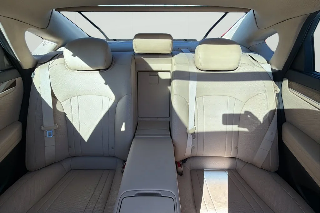 Used 2015 White Hyundai 3.8 image 11