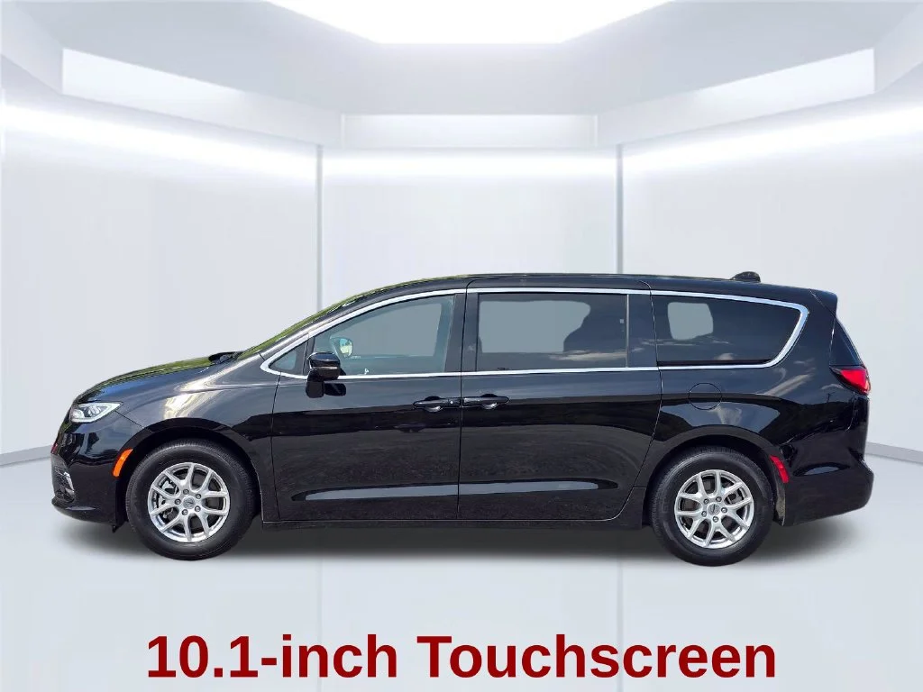 Used 2025 Black Chrysler Select image 16