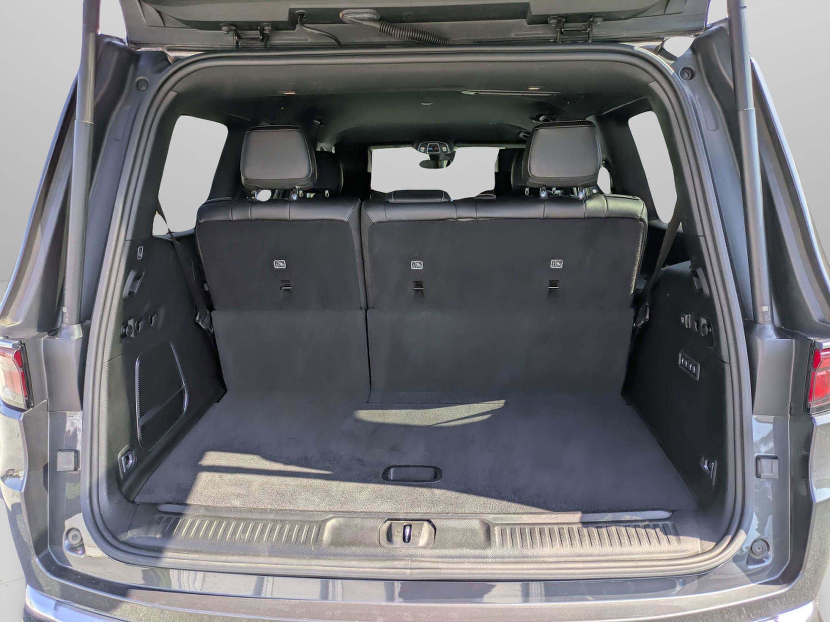 Used 2022 Baltic Gray Metallic Clearcoat Jeep Series III image 9