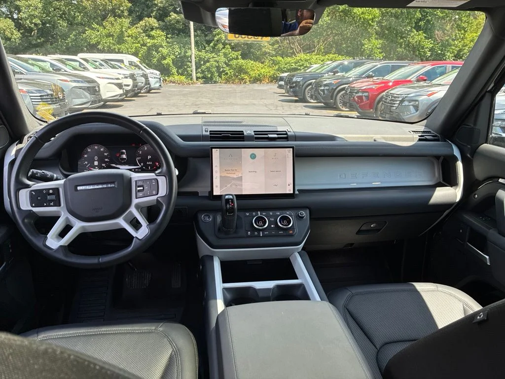 Used 2025 Black Land Rover S image 26