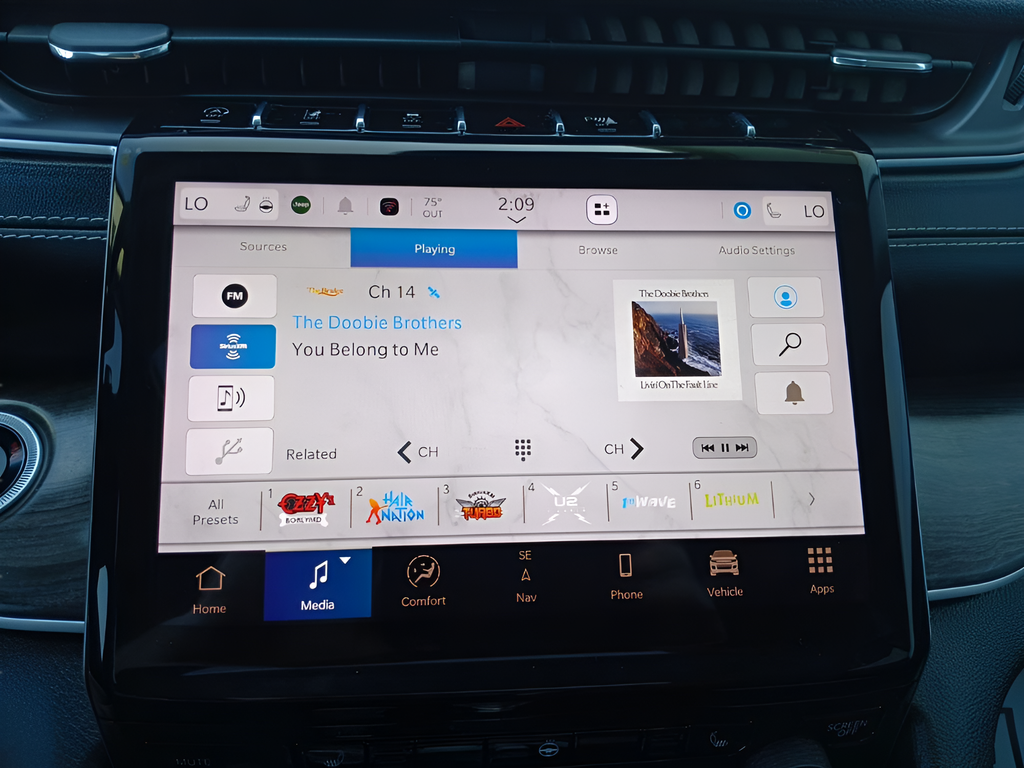 Used 2023 Gray Jeep Limited image 17
