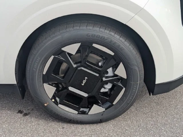 New 2027 Snow White Pearl Kia EX image 11