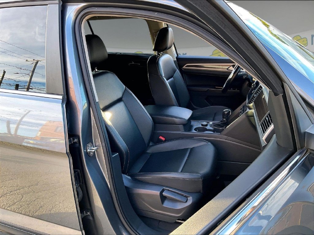 Used 2019 Gray Volkswagen 3.6L V6 SE image 11