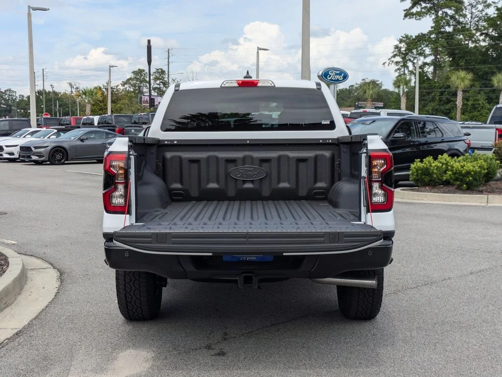 New 2026 Oxford White Ford XLT image 13