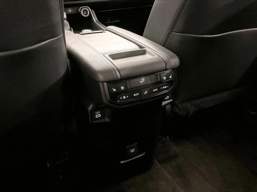 2024 Toyota Grand Highlander Platinum - Photo 39