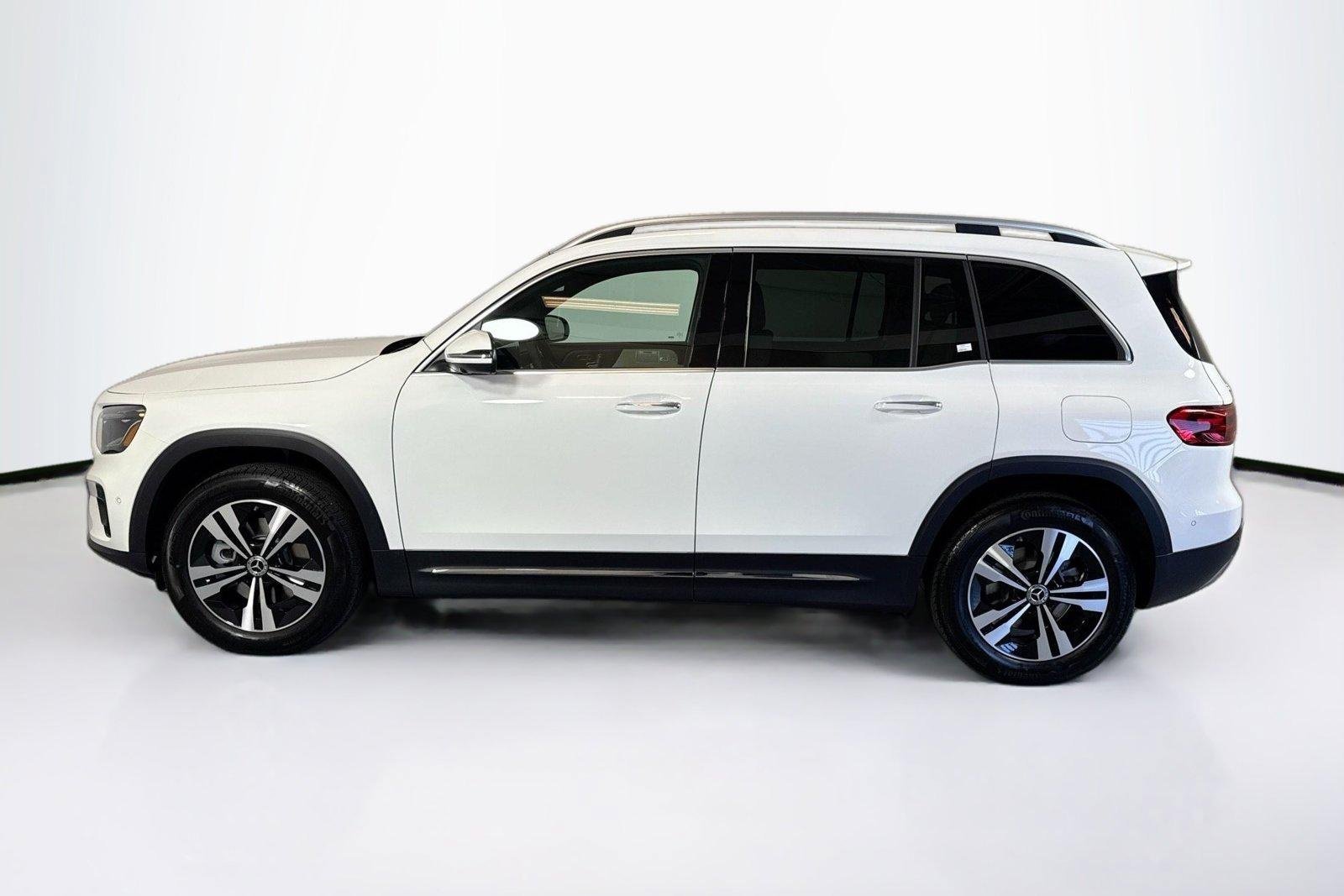 New 2026 Polar White Mercedes-Benz GLB 250 image 8