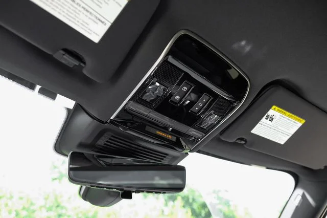 New 2026 Charente Grey Land Rover SE image 31