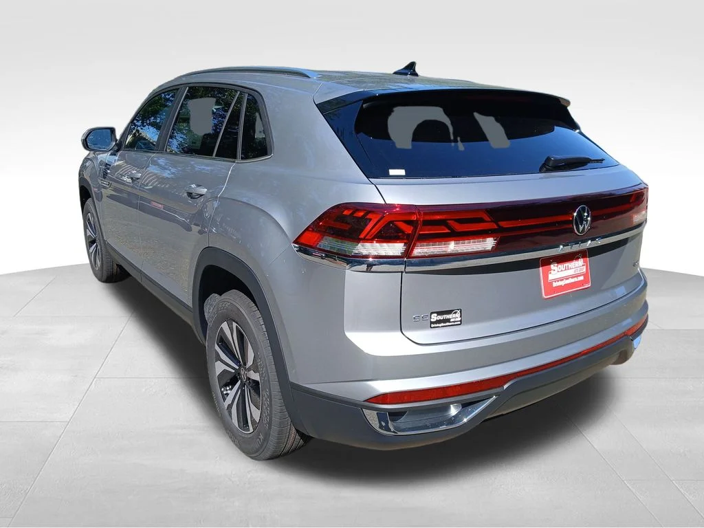 Used 2026 Silver Volkswagen SE image 3