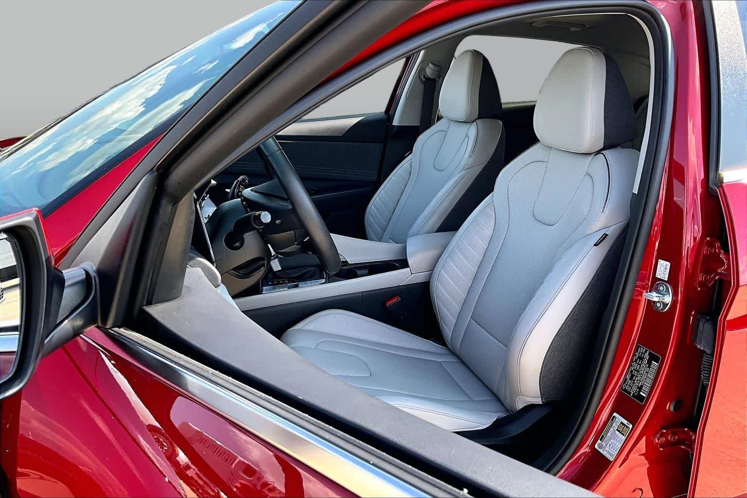 2025 Hyundai Elantra Limited - Photo 8