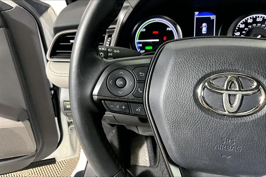 Used 2024 Ice Toyota SE image 14