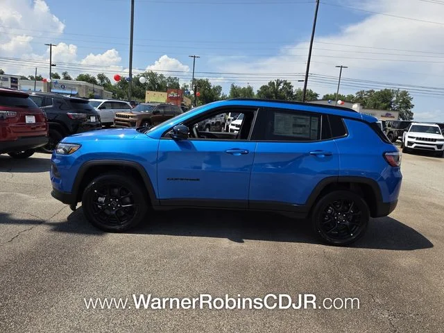 New 2026 Hydro Blue Pearl-Coat Exterior Paint Jeep Latitude image 4