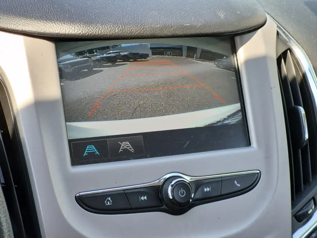 Used 2017 Summit White Chevrolet LS image 27