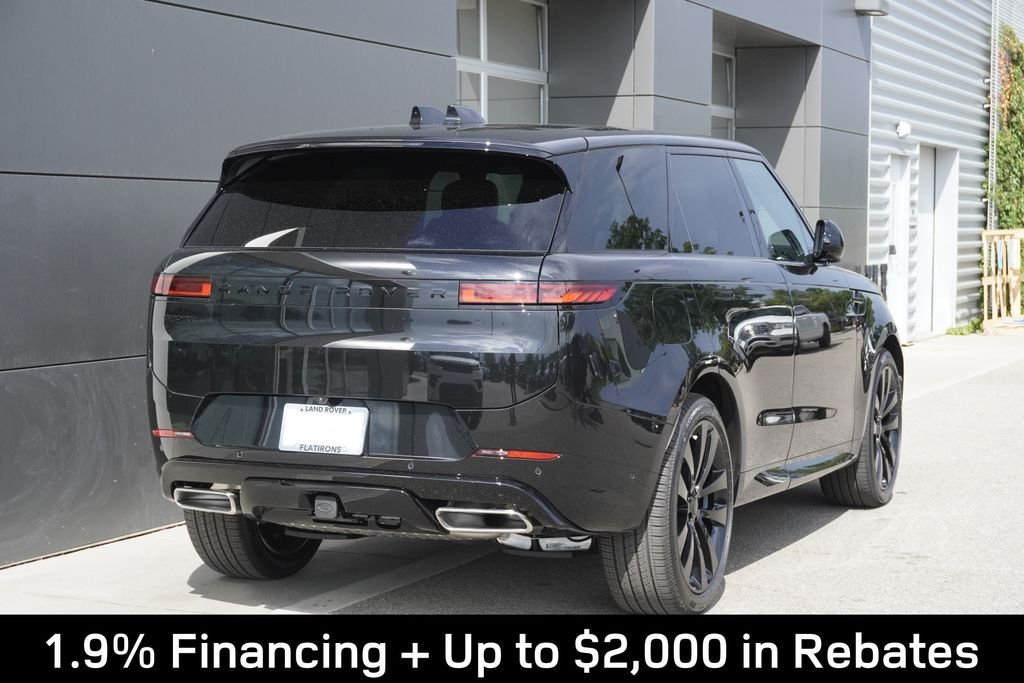 New 2026 Santorini Black Land Rover Dynamic SE image 2