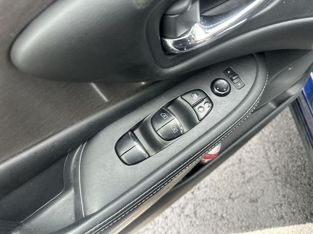 Used 2023 Blue Nissan SL image 18