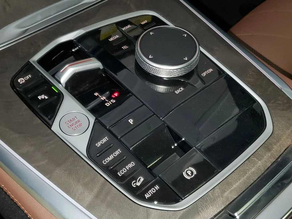 New 2026 Gray BMW xDrive40i image 25