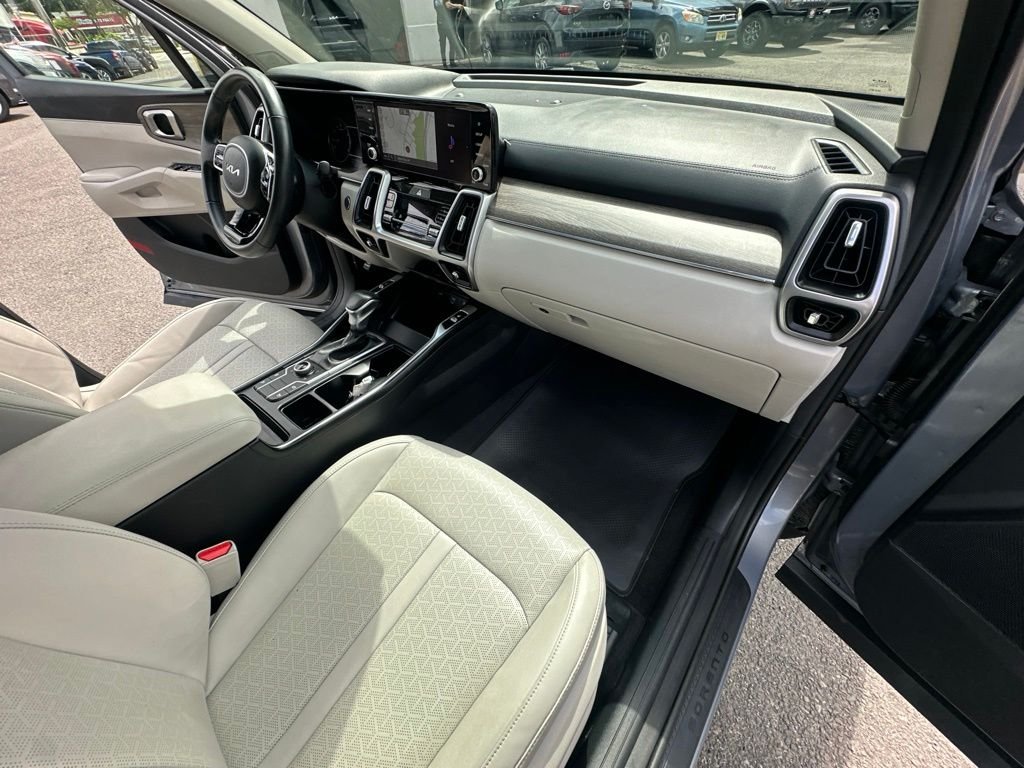 Certified Used 2023 Silver Kia X-Line S image 32