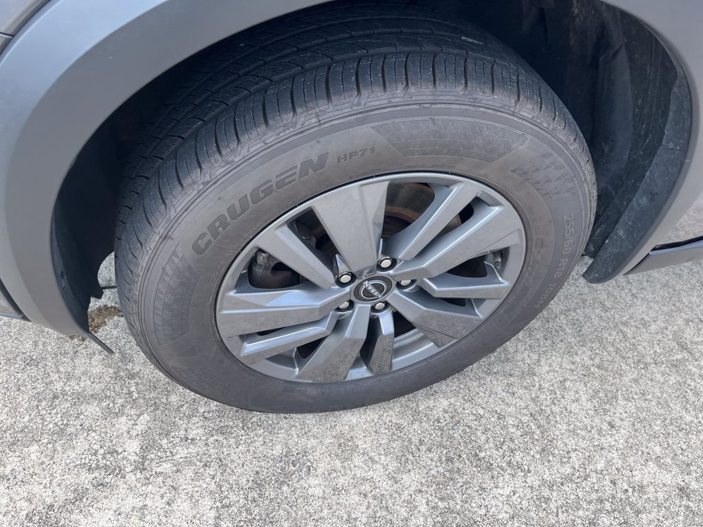 Used 2024 Gray Nissan SV image 9