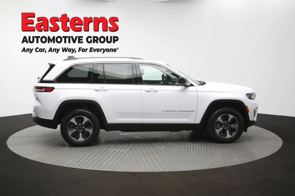 Used 2023 White Jeep 4xe image 51