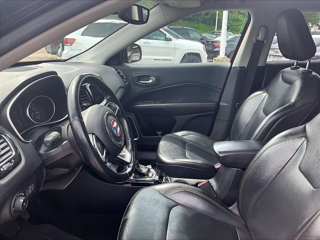 Used 2019 Red Jeep Limited image 4