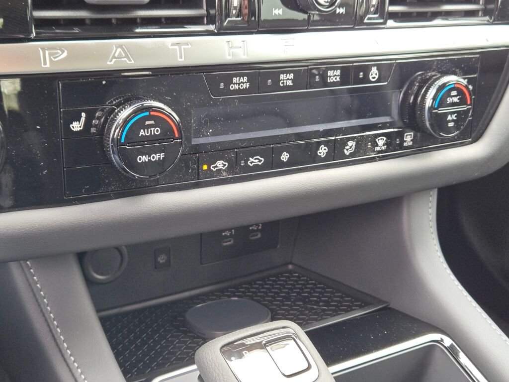 New 2026 Everest White Pearl TriCoat Nissan SL image 28