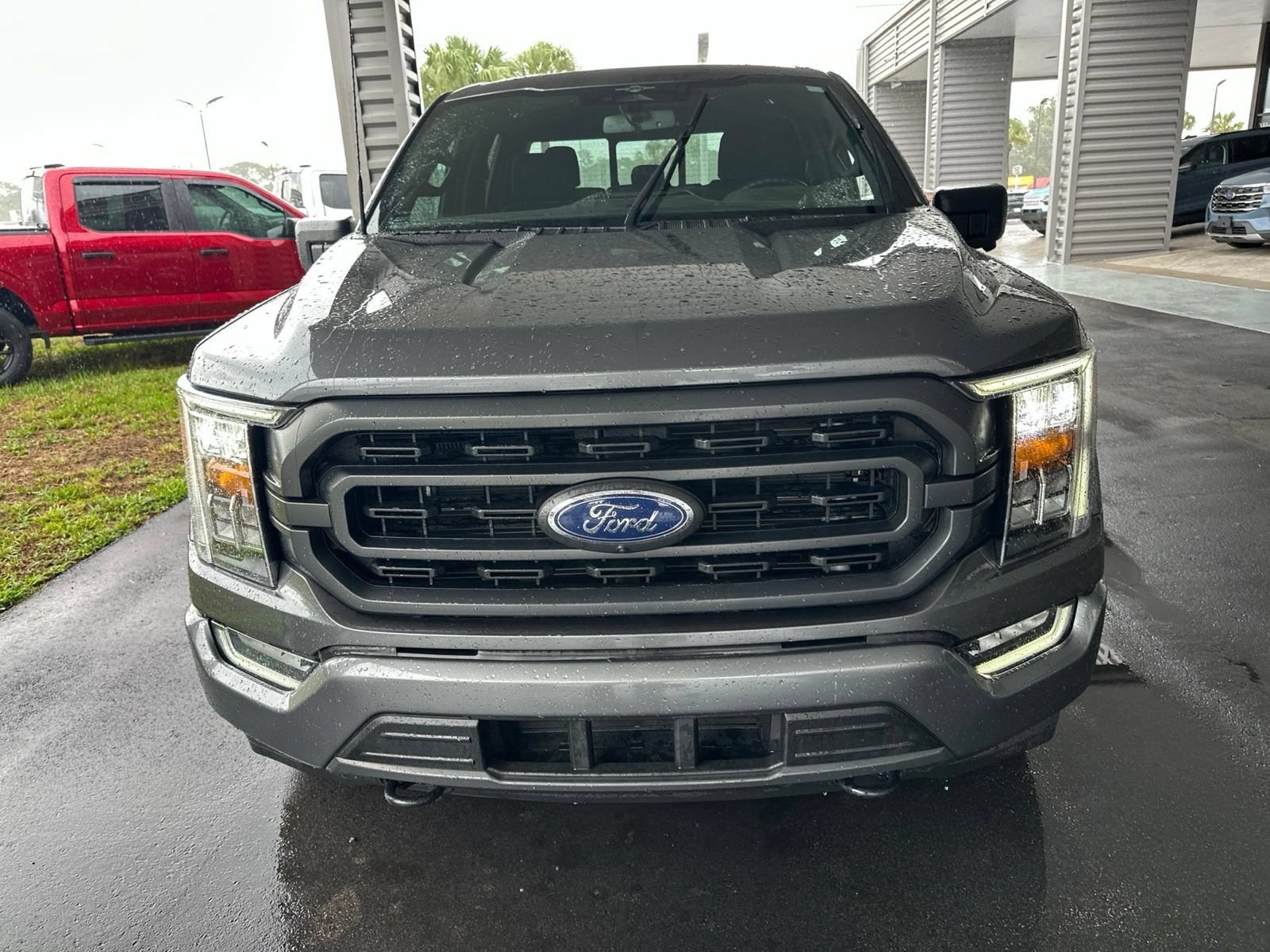 Used 2023 Gray Metallic Ford XLT image 5