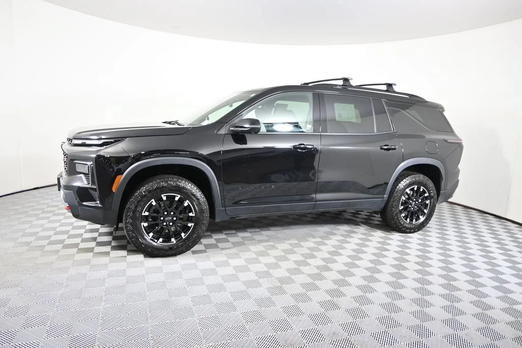 Used 2024 Chevrolet Traverse Z71 with VIN 1GNEVJKS6RJ210466 for sale in Forest Lake, Minnesota