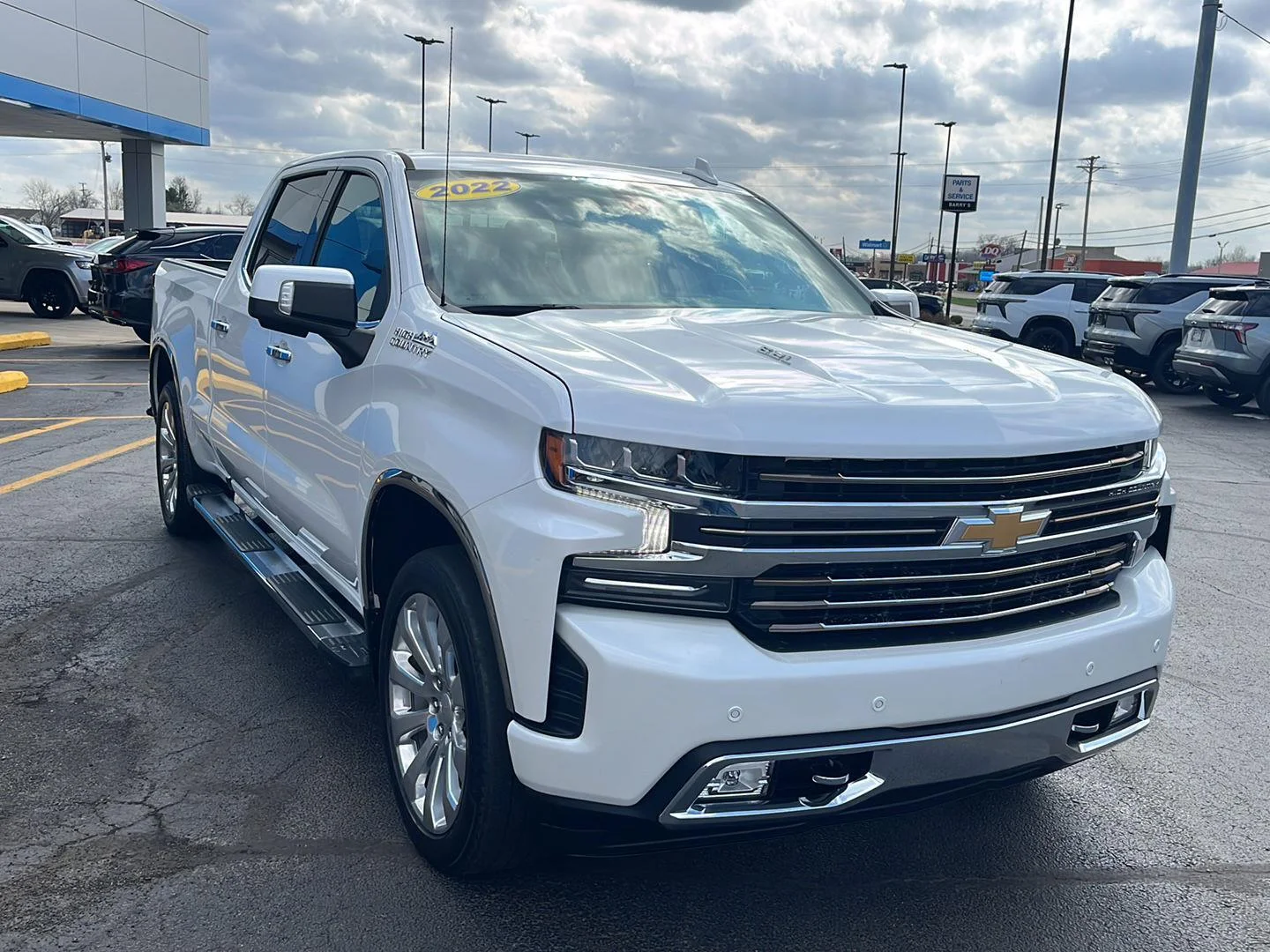 Used 2022 Iridescent Pearl Tricoat Chevrolet High Country image 7