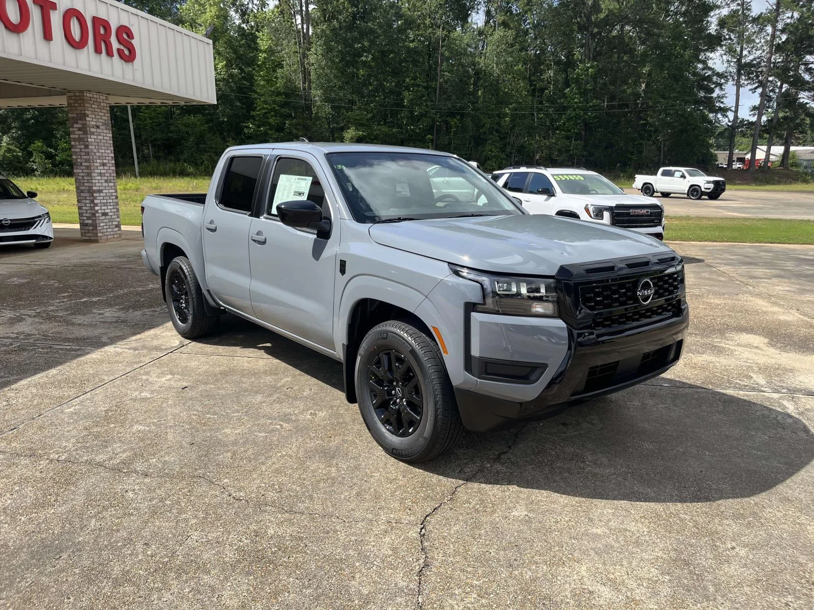 New 2026 Boulder Gray Pearl Nissan Crew Cab SV image 3