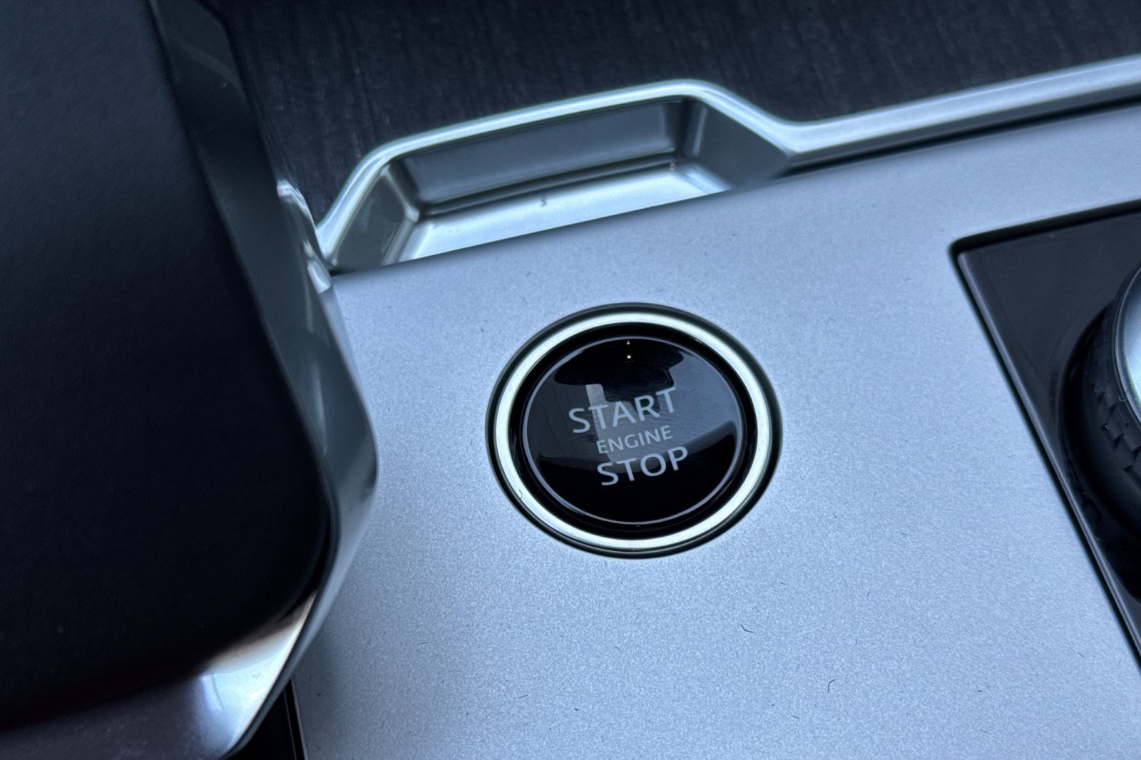 New 2027 Carpathian Grey Land Rover SE image 26