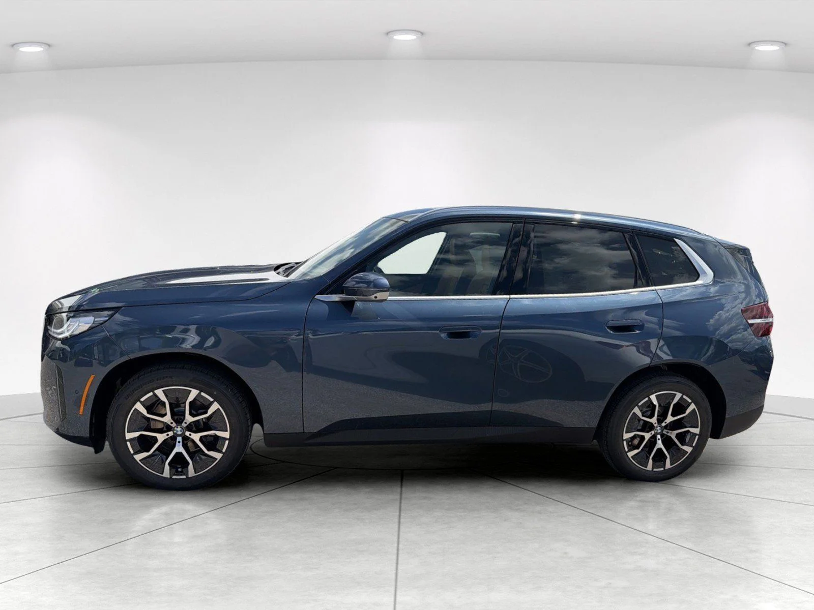 New 2026 Arctic Race Blue metallic BMW 30 xDrive image 7