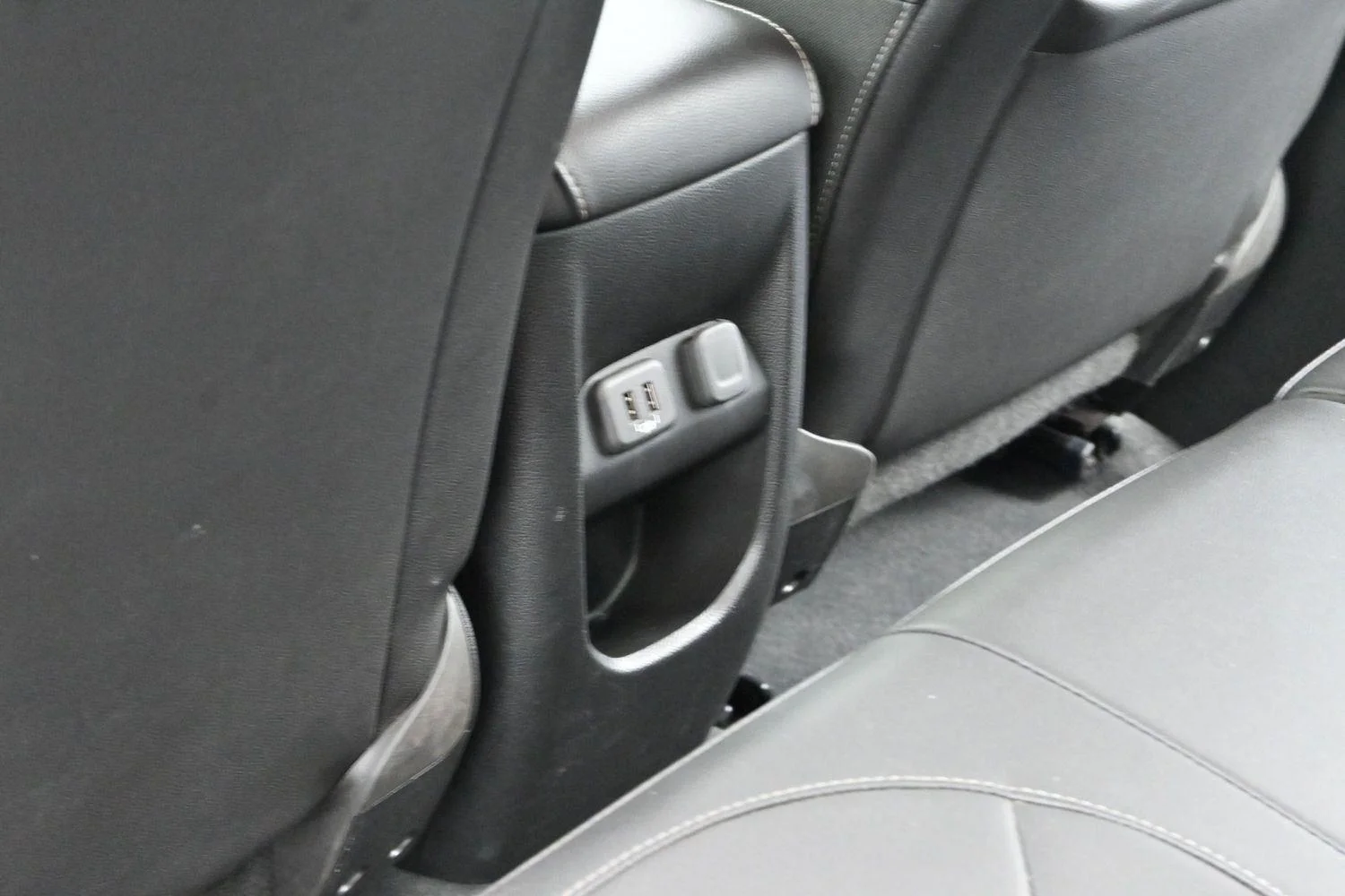 Used 2019 Onyx Black GMC 4WD SLT image 31