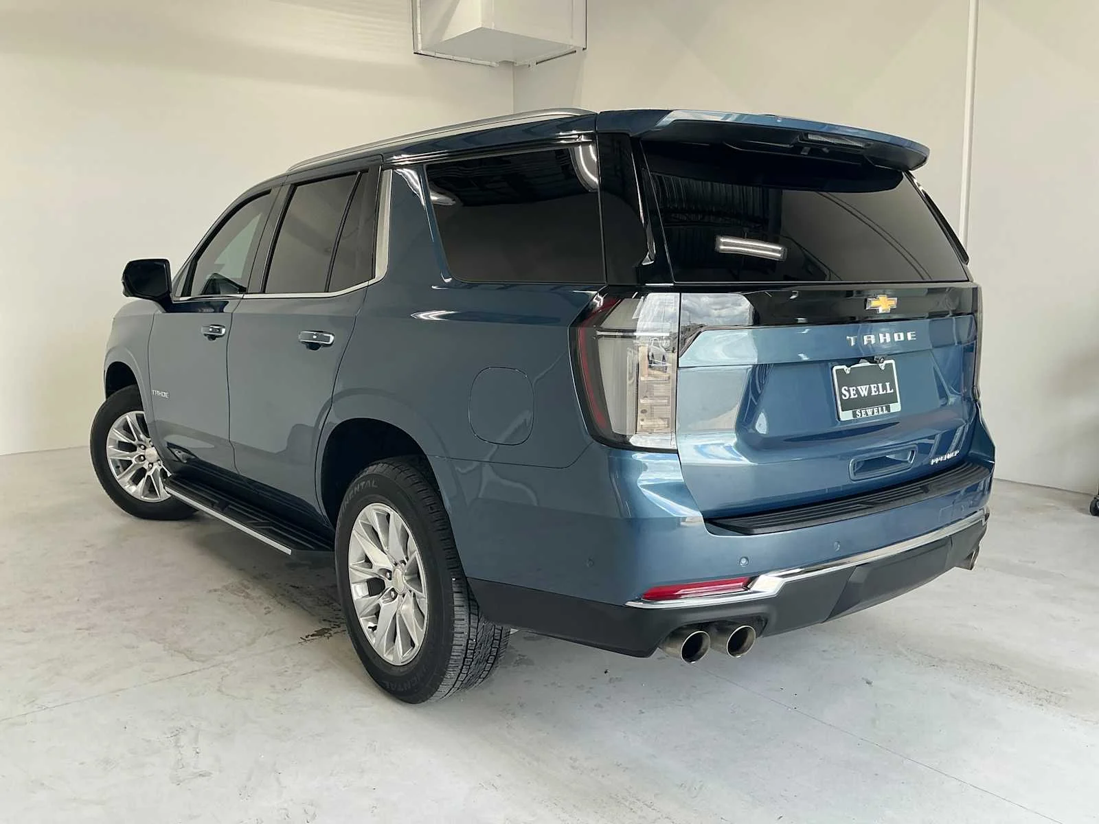 Used 2025 Lakeshore Blue Metallic Chevrolet Premier image 6