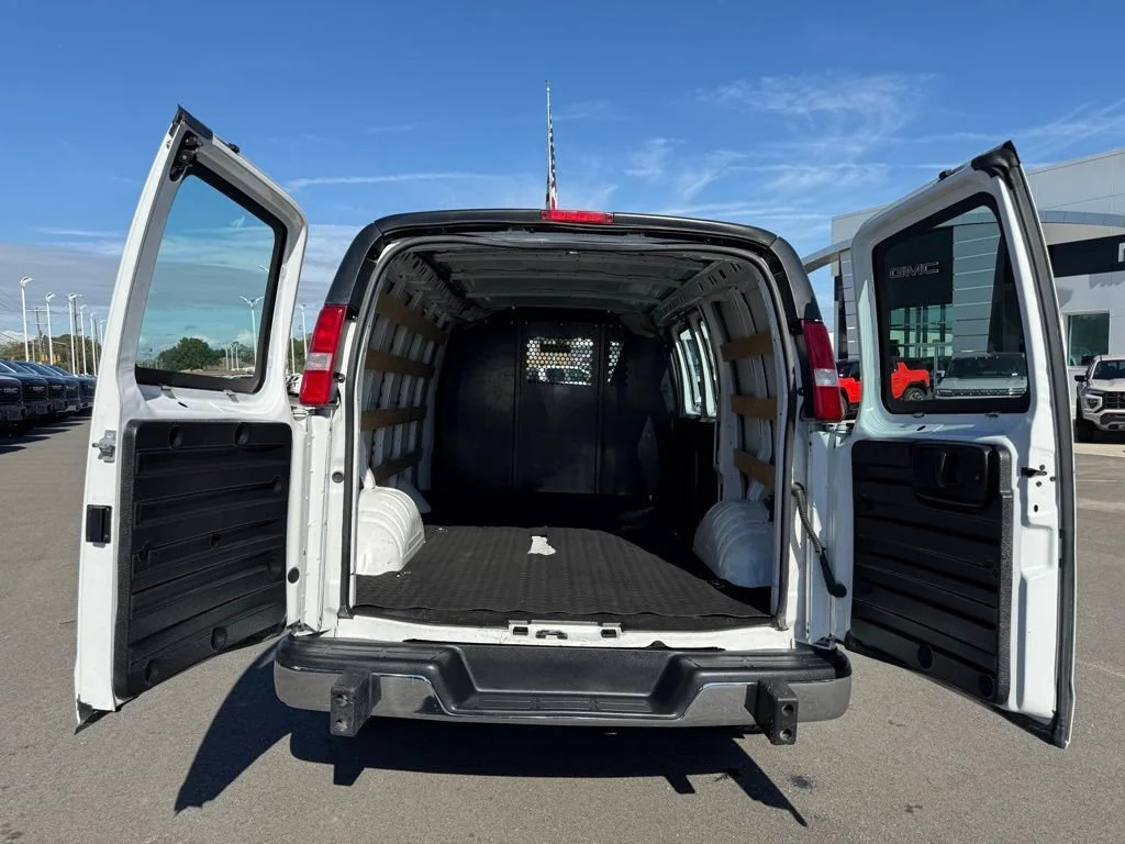Used 2023 Summit White GMC Work Van image 22