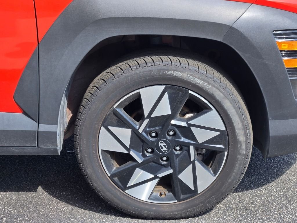 Used 2025 Orange Pearl Hyundai SEL image 4
