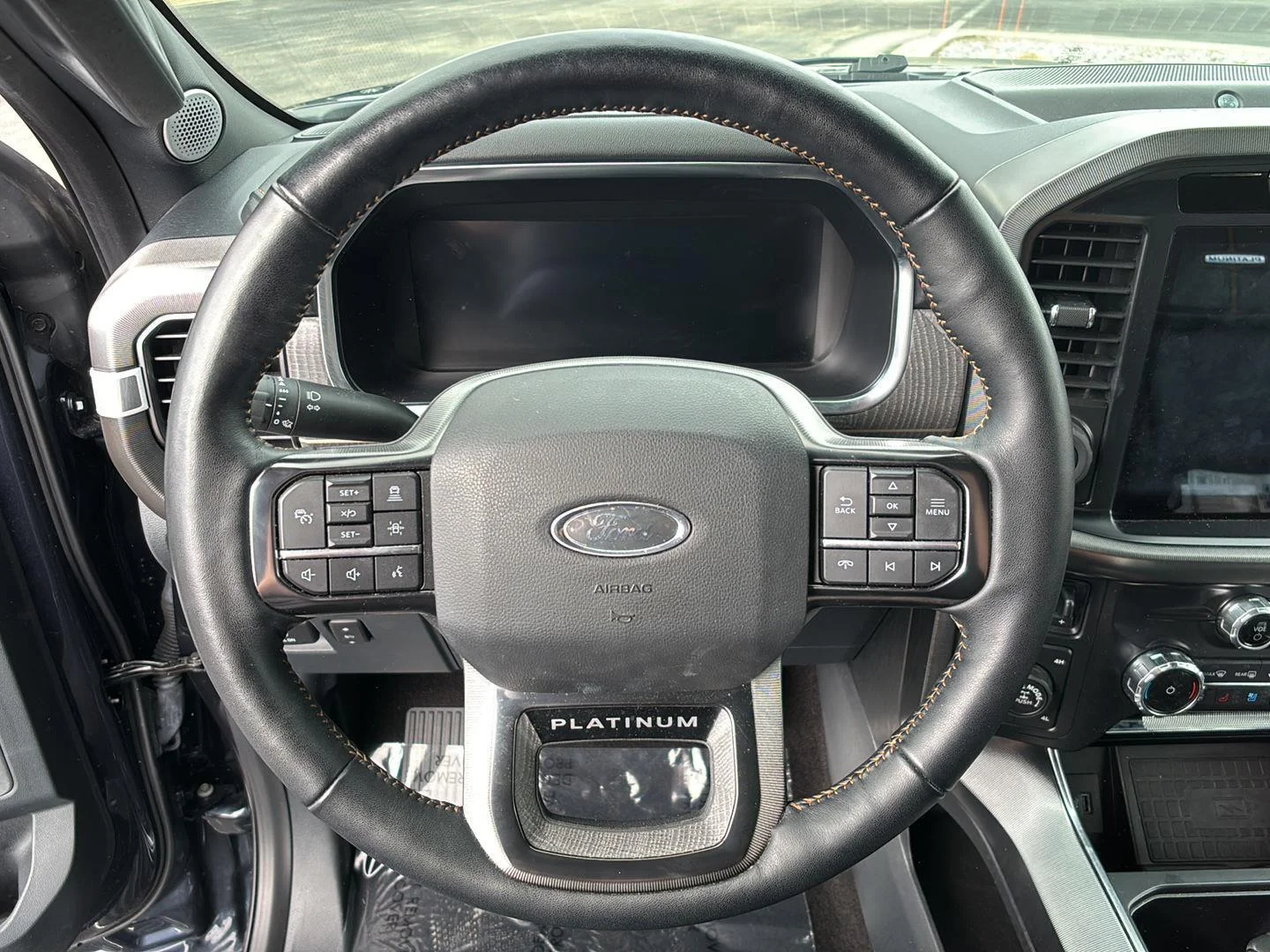 Used 2022 Smoked Quartz Metallic Tinted Clearcoat Ford Platinum image 27