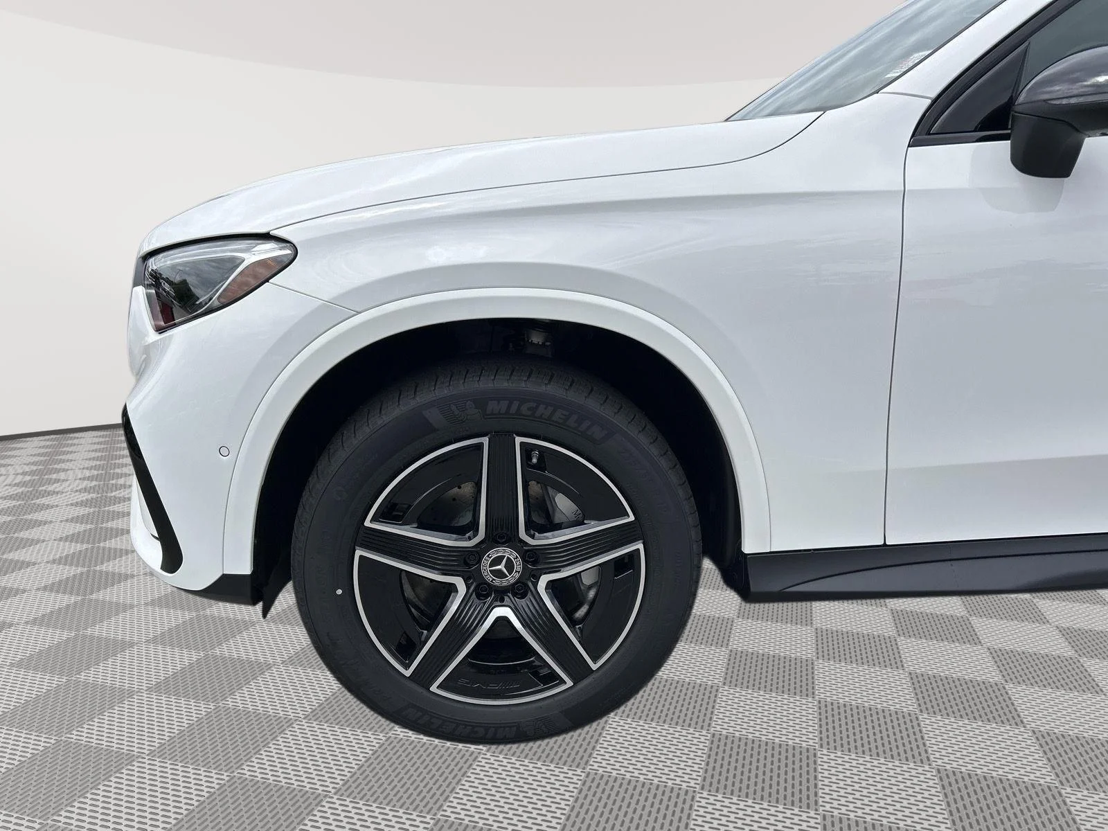 New 2026 Polar White Mercedes-Benz GLC 300 image 9