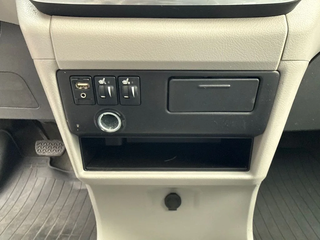 Used 2015 Blizzard Pearl Toyota XLE image 16