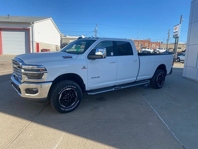 2026 RAM 3500 Laramie - Photo 7