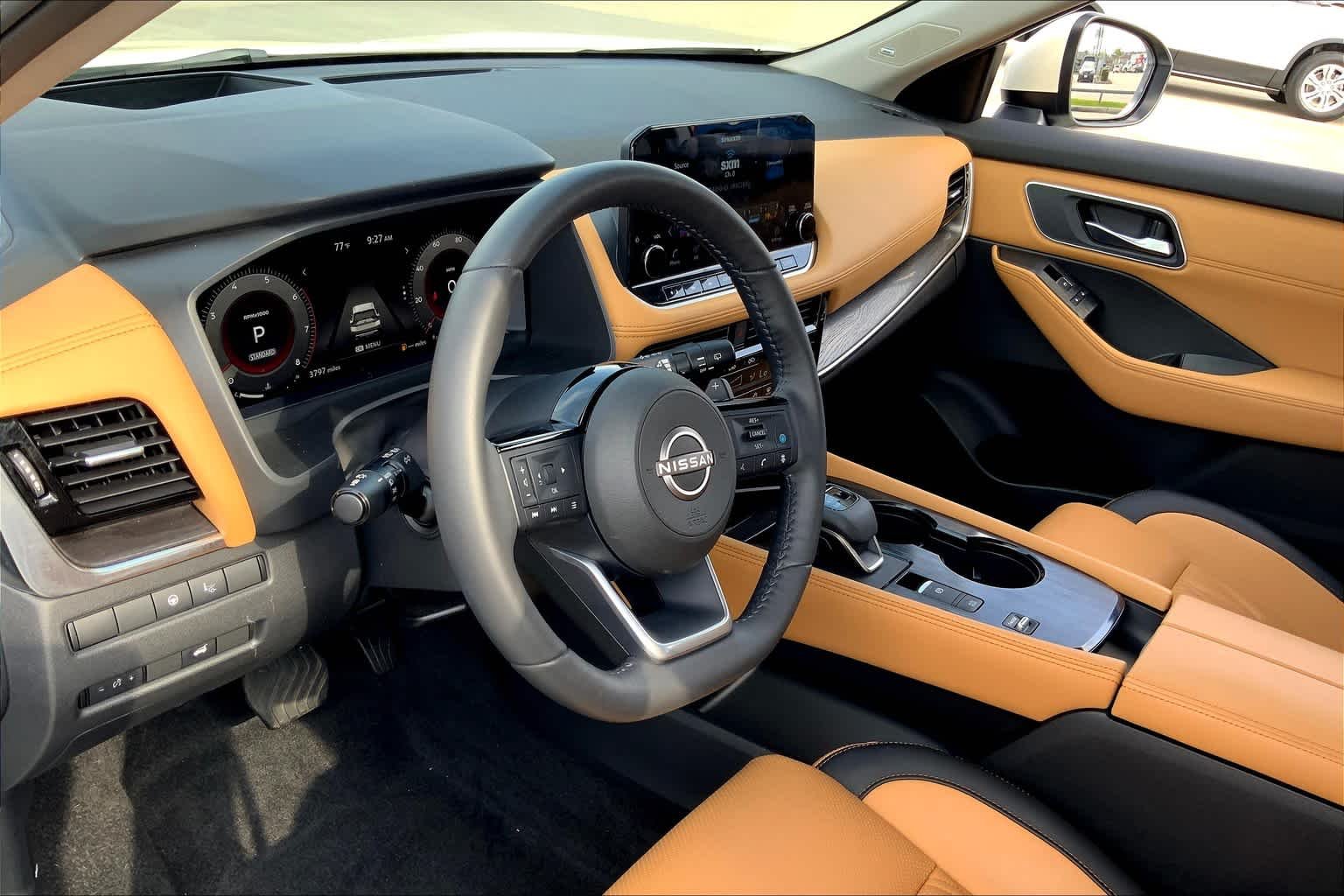 Used 2022 Pearl White Tricoat Nissan Platinum image 15