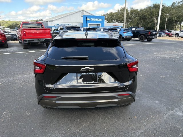 New 2026 Mosaic Black Metallic Chevrolet ACTIV image 6