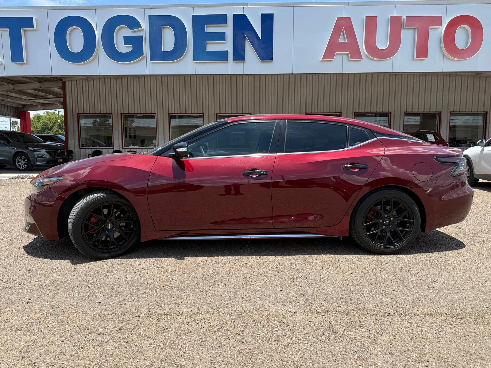 Used 2018 Red Nissan 3.5 SL image 3