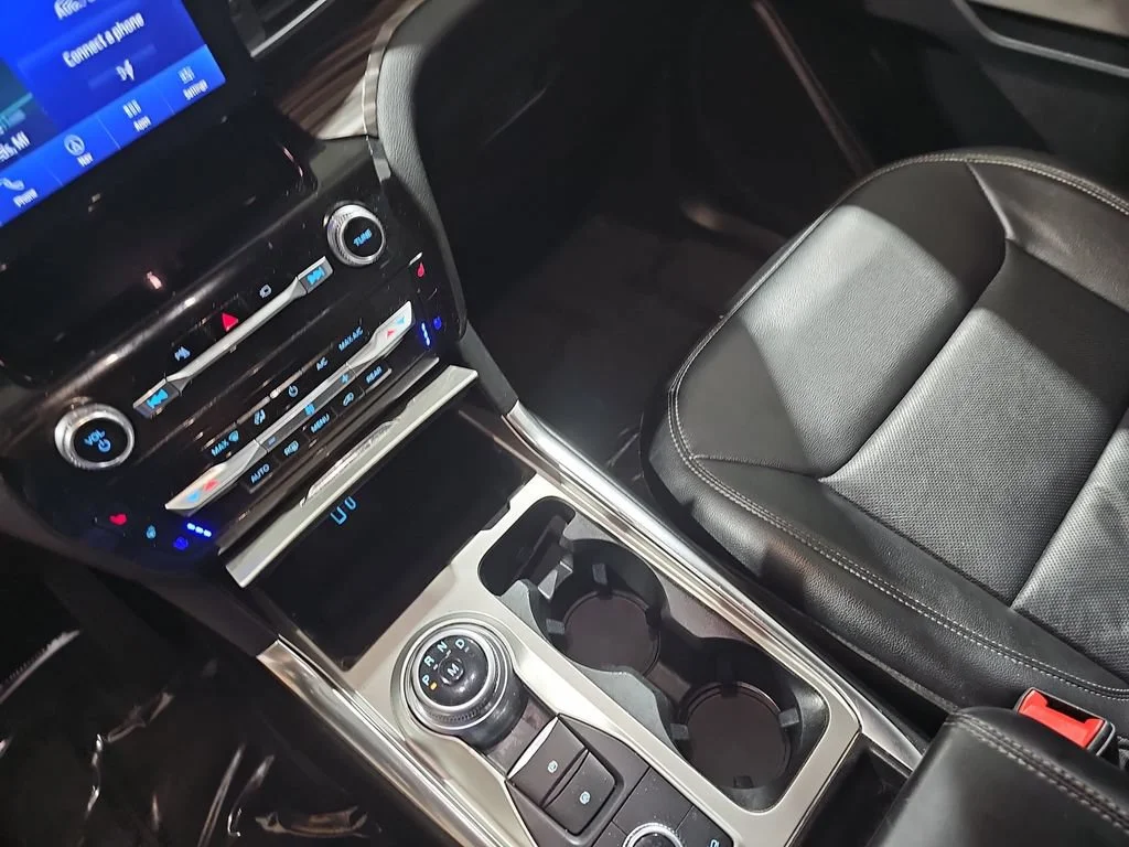 Used 2021 Blue Ford Limited image 28